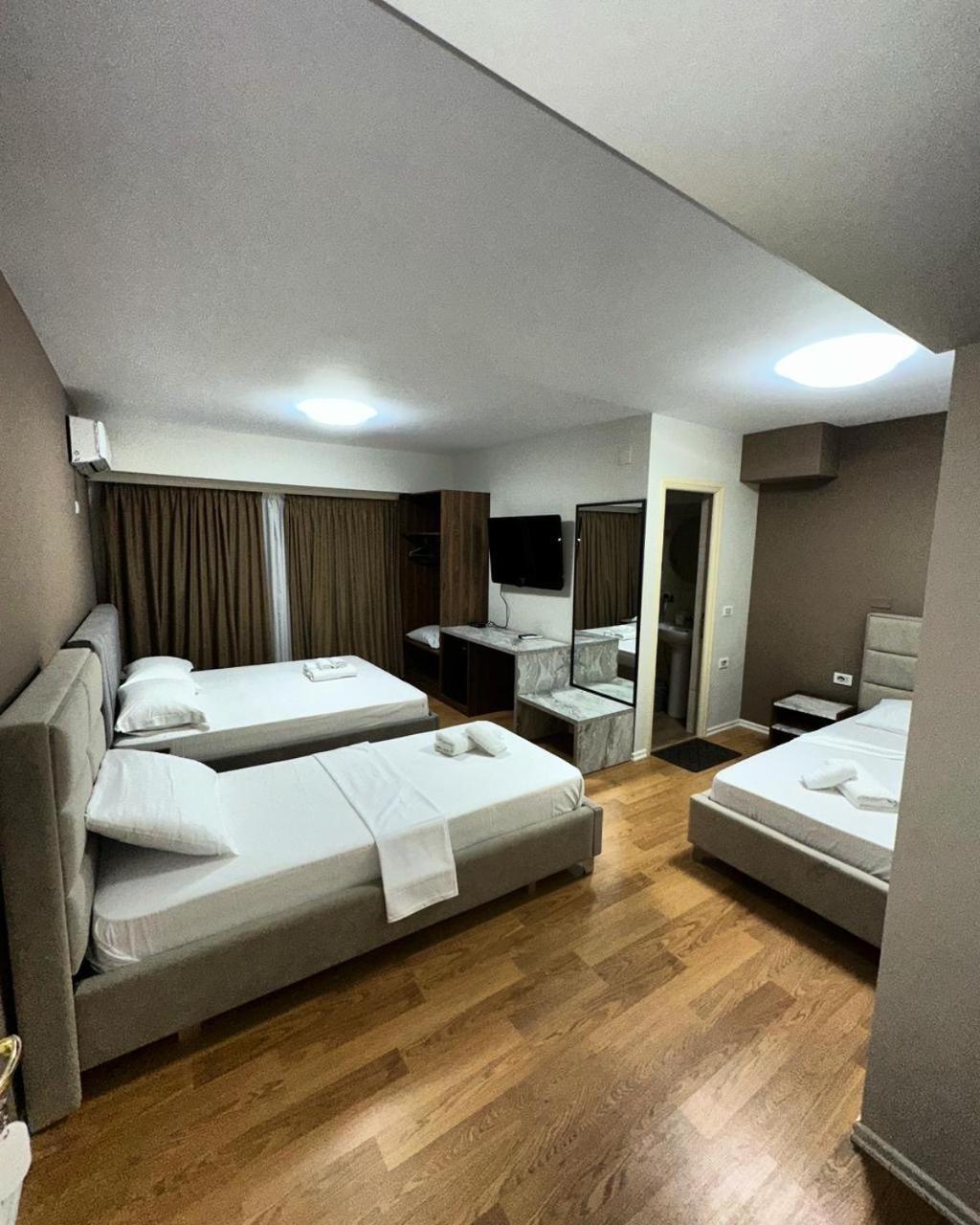 Hotel Her วญอเรอ ภายนอก รูปภาพ