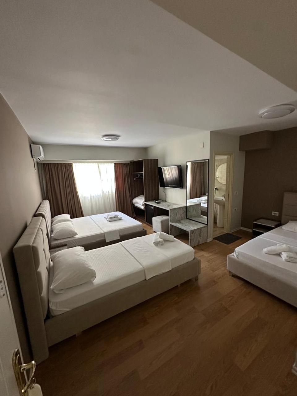 Hotel Her วญอเรอ ภายนอก รูปภาพ