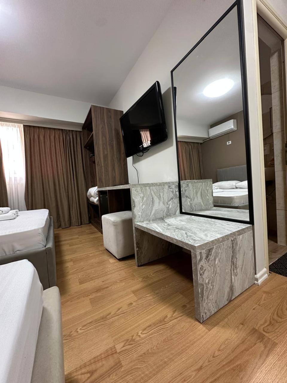 Hotel Her วญอเรอ ภายนอก รูปภาพ