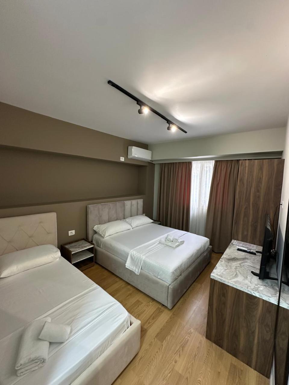 Hotel Her วญอเรอ ภายนอก รูปภาพ