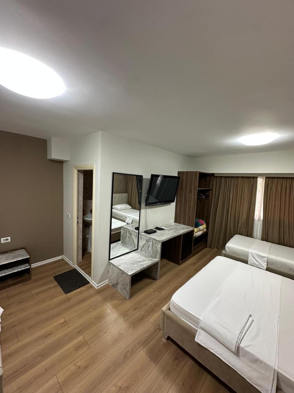 Hotel Her วญอเรอ ภายนอก รูปภาพ